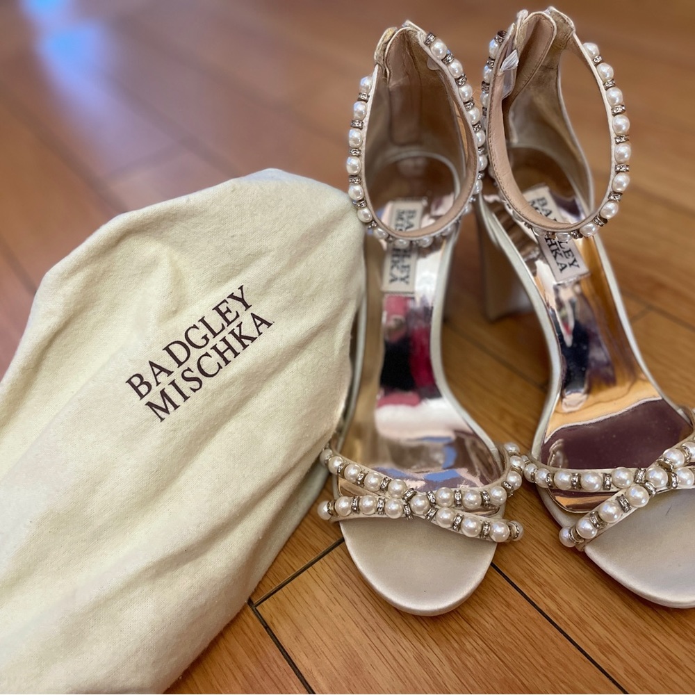 Badgley Mischka heels with pearls 6.5 NEW